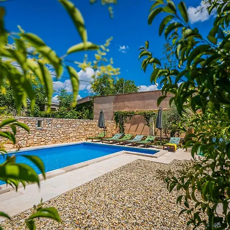 Grandi Hébergement de vacances Grandici