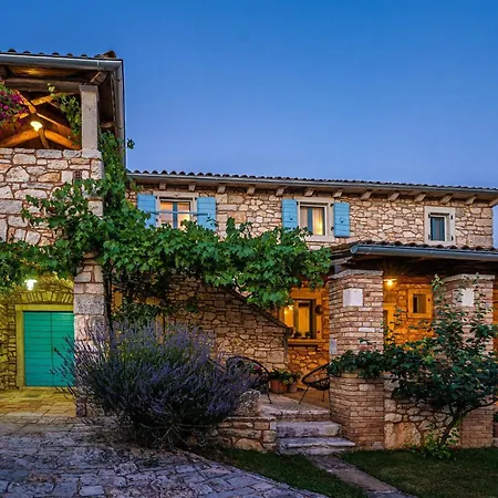 Grandi Holiday home Grandici