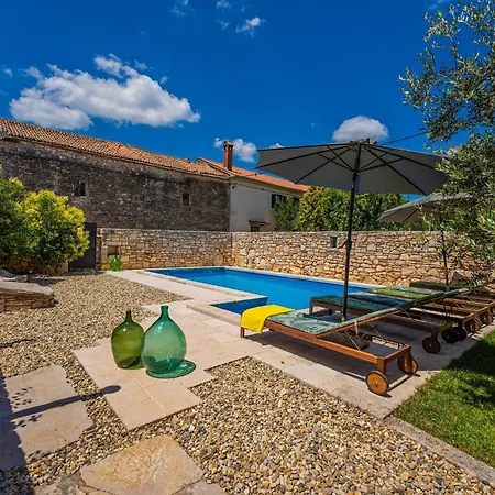Grandi Holiday home Grandici
